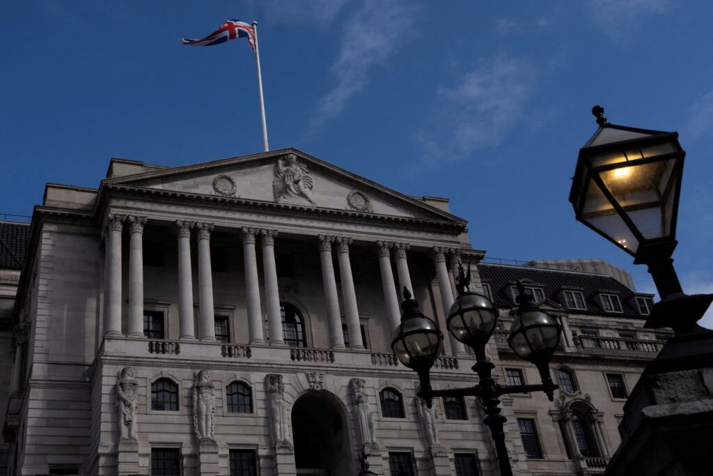 BoE Under Pressure to Scale Back Bond Sales Amid Rising Yields