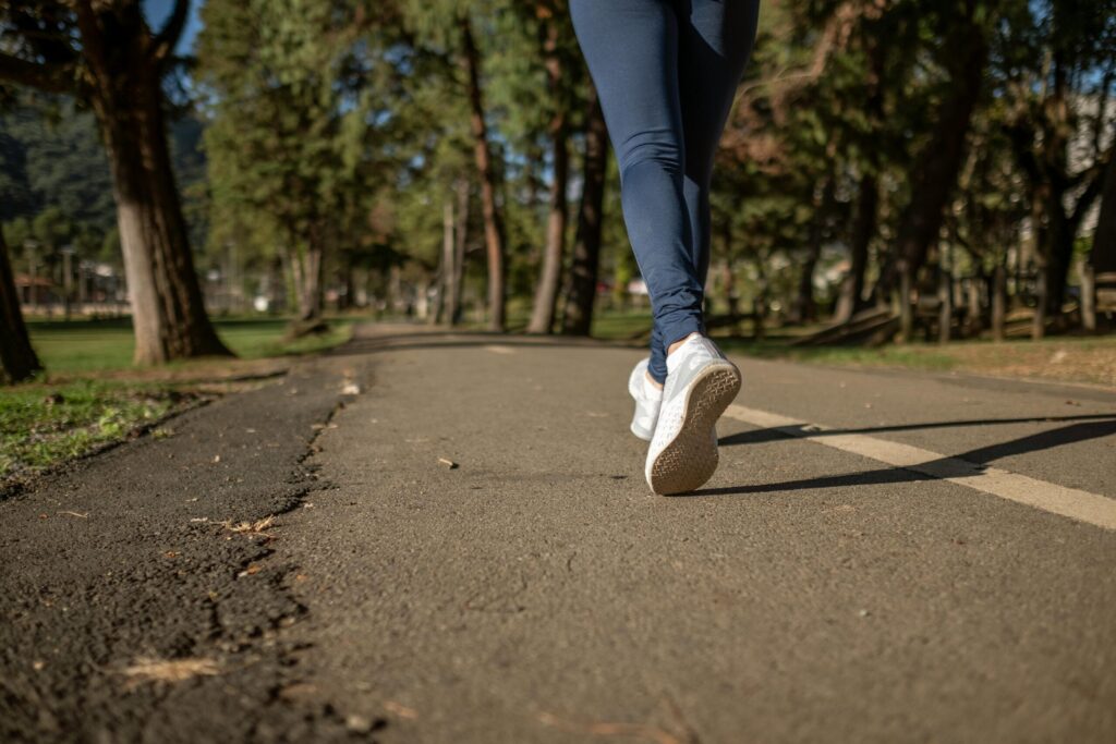 Japanese Walking Method Goes Viral: What the Science—and Trainers—Say About Its Benefits