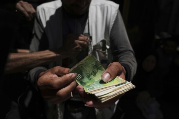 Gaza Residents Lose 40% Of Their Cash To Brokers Amid Crisis