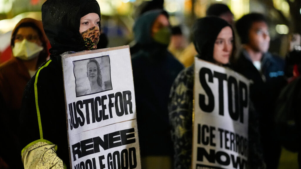 Key questions FBI investigators face in Minneapolis ICE shooting-thumbnail