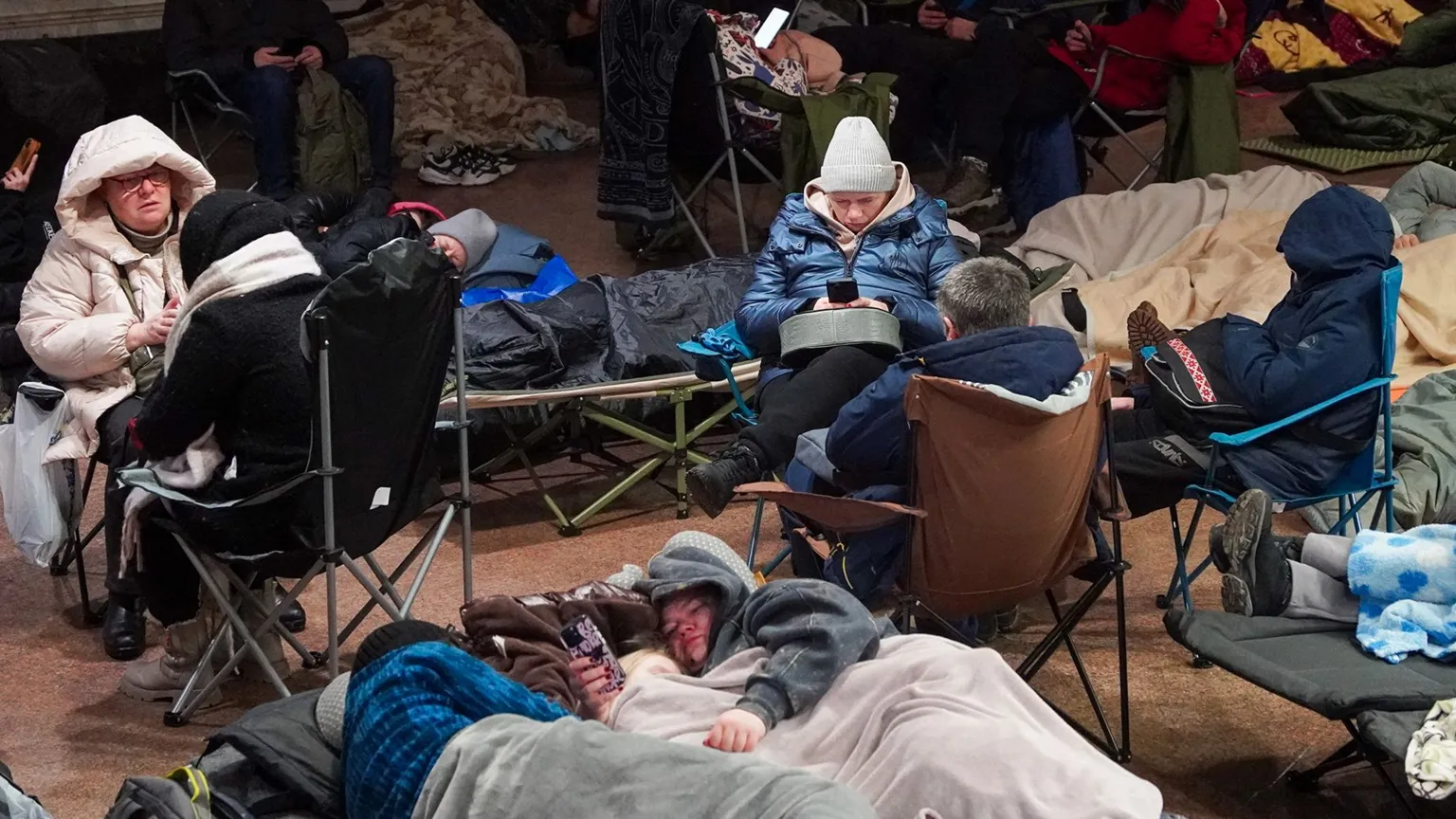 Record Russian Missile Strikes Leave Ukraine Without Heat