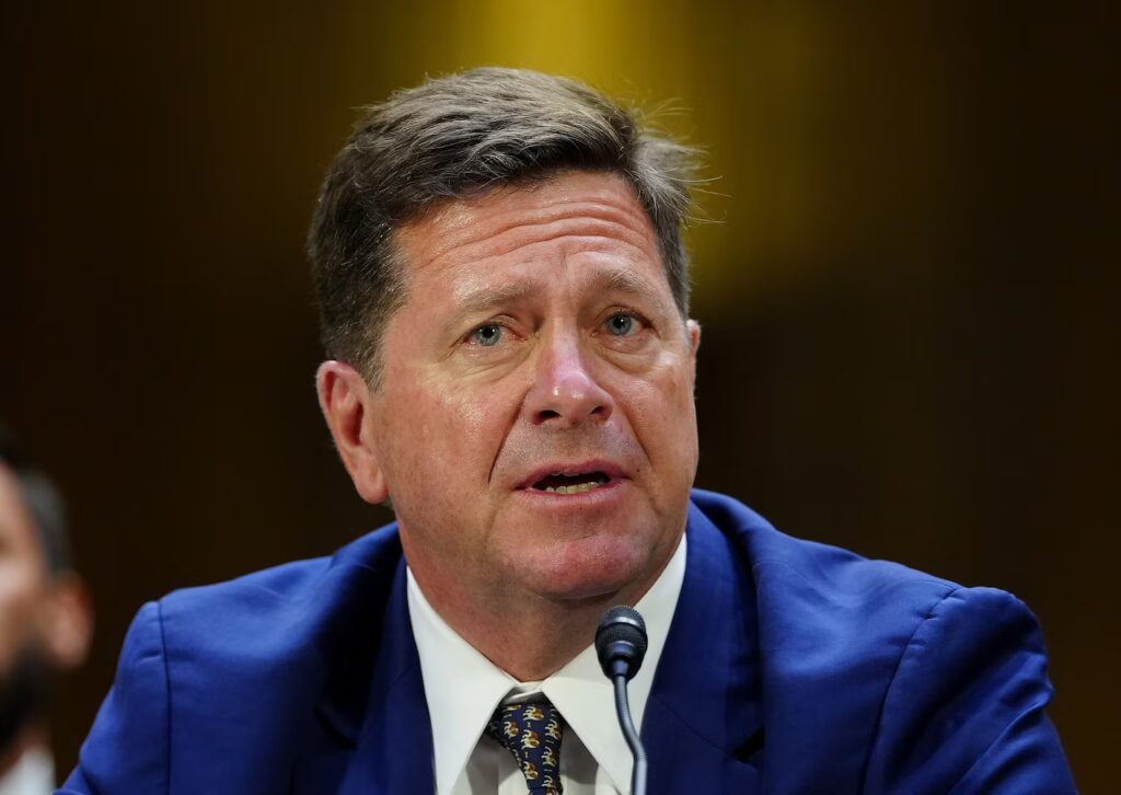 Senate Confirms Jay Clayton as Director of National Intelligence-thumbnail