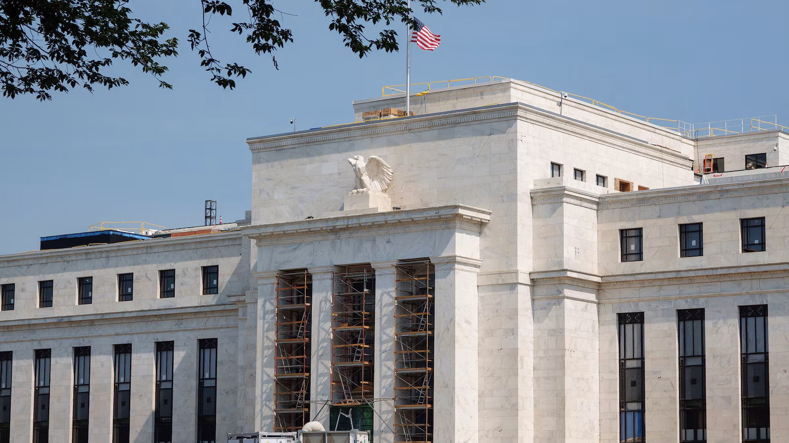Fed Issues Rate Decision as Iran War Keeps Inflation and Oil Volatile