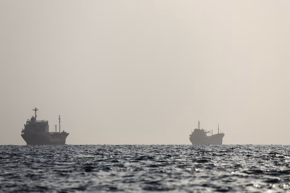 Strait of Hormuz Talks Advance as Iran Slams Sanctions-thumbnail
