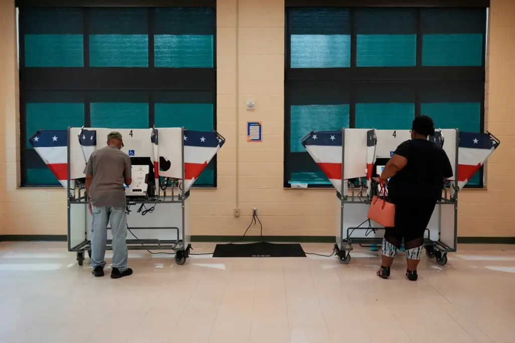 Midterm Elections Battle Lines Drawn as Primaries End-thumbnail